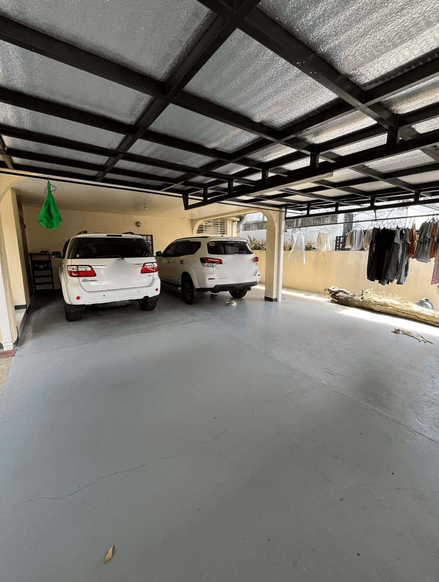 House in Merville Park Parañaque City