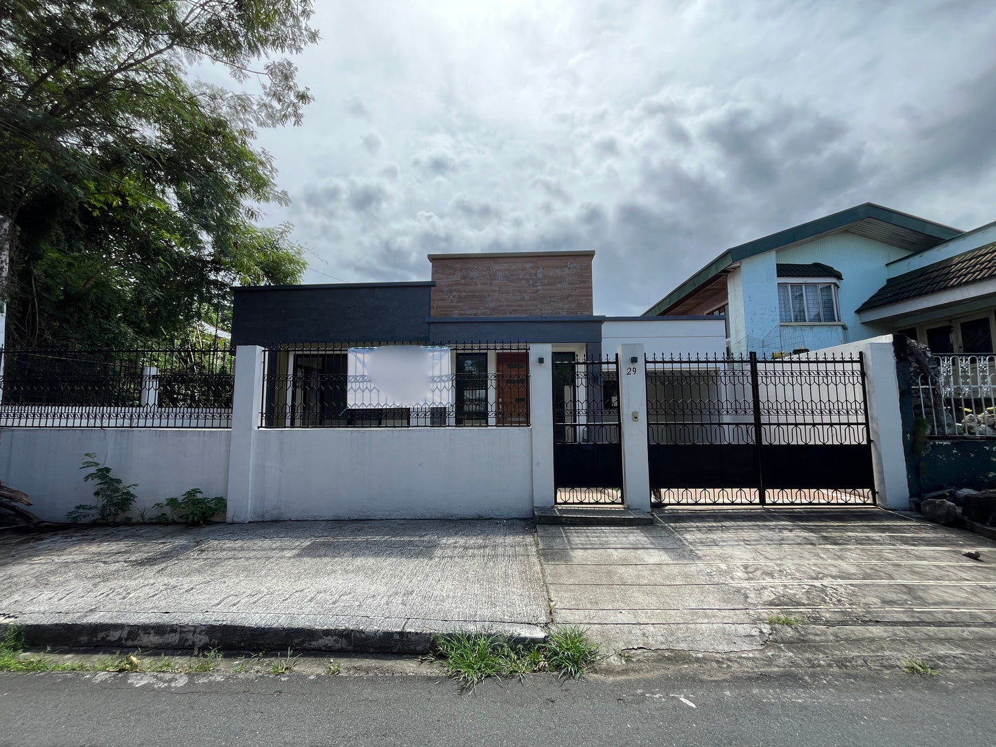 Bungalow for sale in Merville Park, Parañaque
