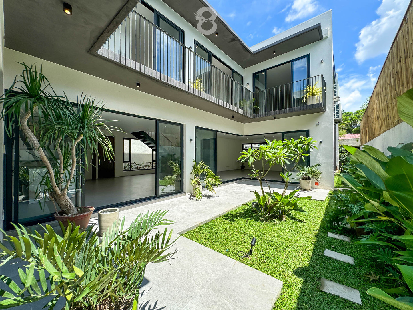 Modern house in South Green Park (beside Merville Park)
