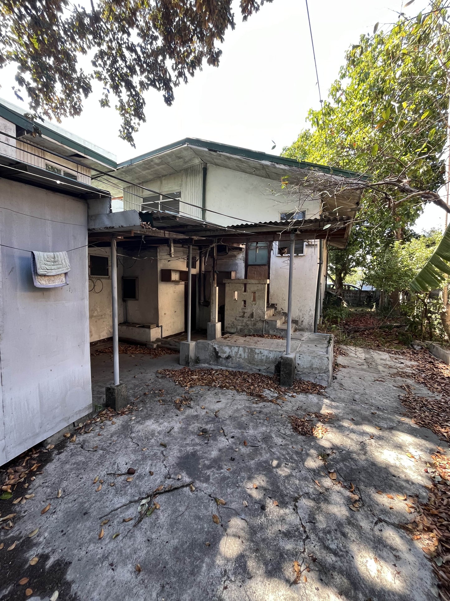Old house in Merville Park, ParaƱaque