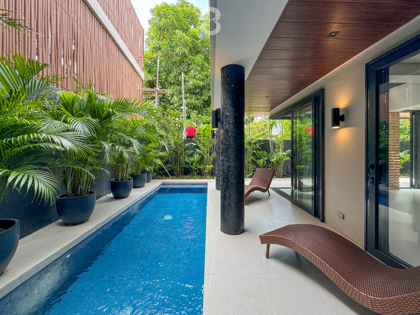 Modern House in Merville Park, Parañaque