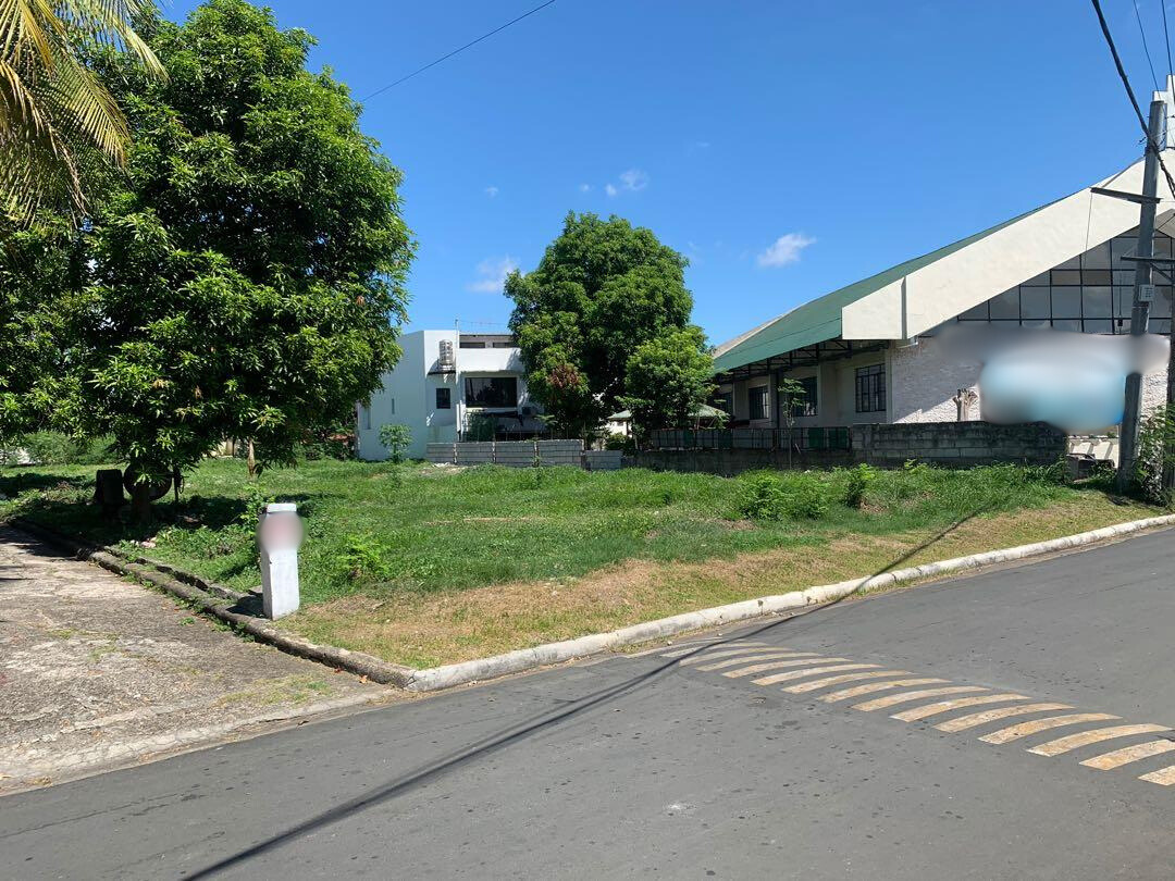 Vacant lot for sale in Merville Park,