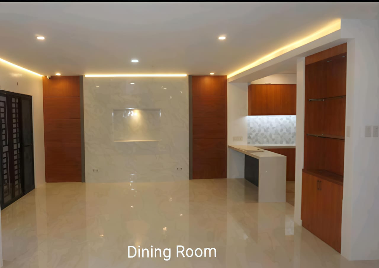 Modern House in Molave Park (inside Merville Park, Parañaque)