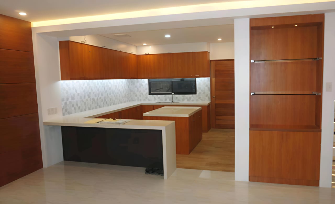 Modern House in Molave Park (inside Merville Park, Parañaque)