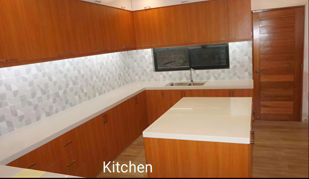 Modern House in Molave Park (inside Merville Park, Parañaque)