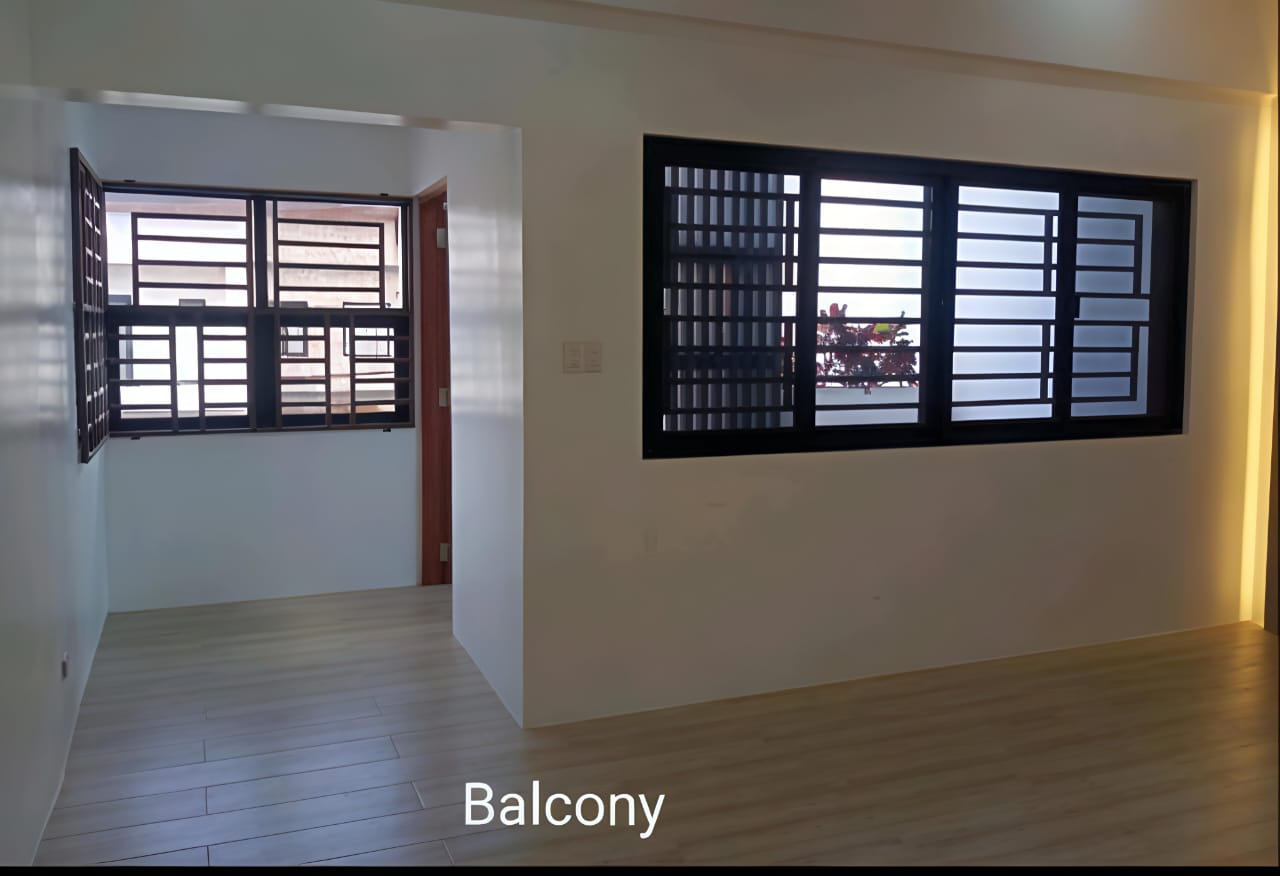 Modern House in Molave Park (inside Merville Park, Parañaque)