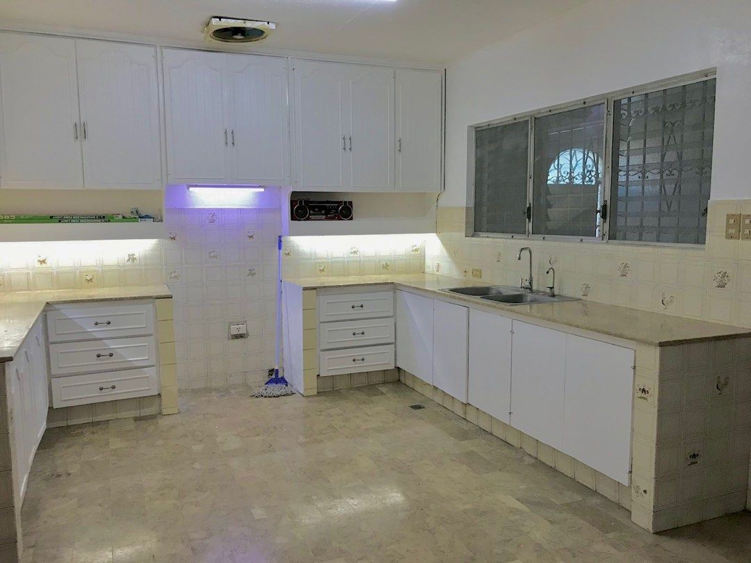 House in Merville Park (Executive Area), Parañaque