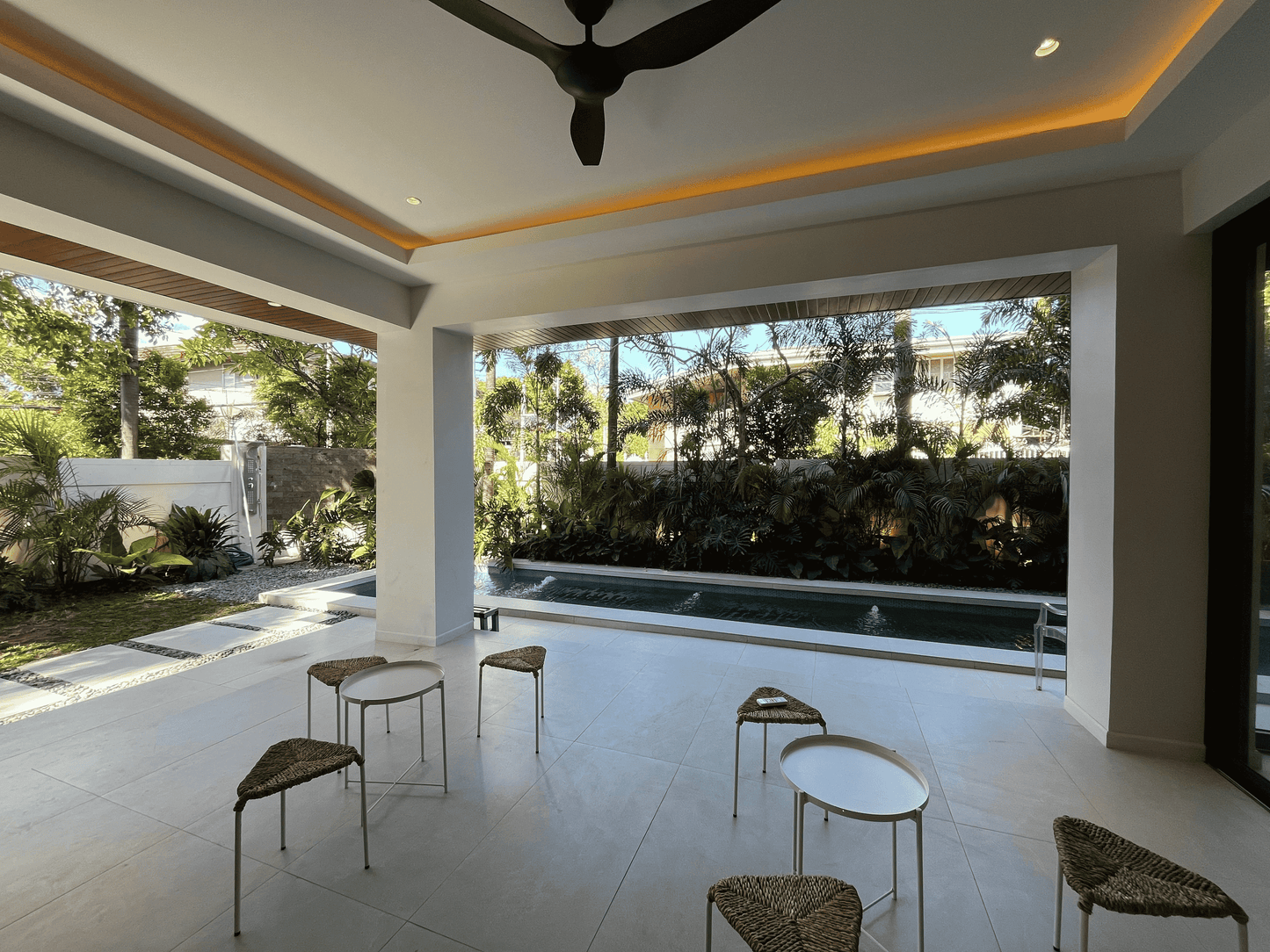 Modern house for sale in Merville Park, Parañaque City