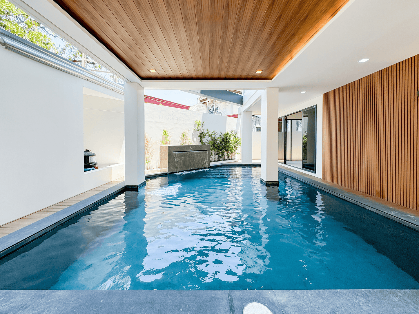 Modern house for sale in Merville Park, Parañaque City