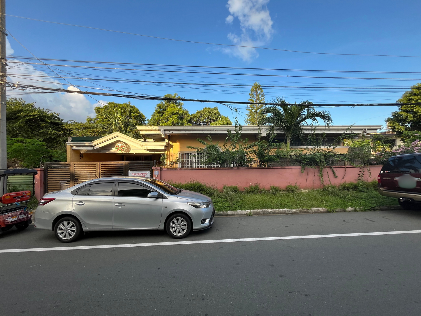 Bungalow for sale in Merville Park, Parañaque