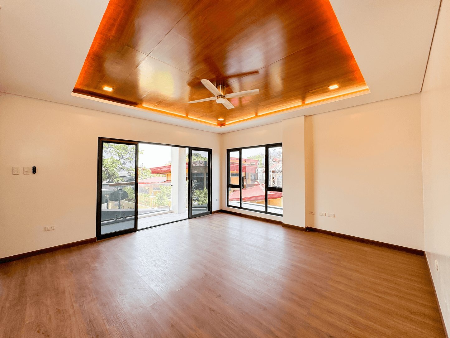 Modern house for sale in Merville Park, Parañaque City
