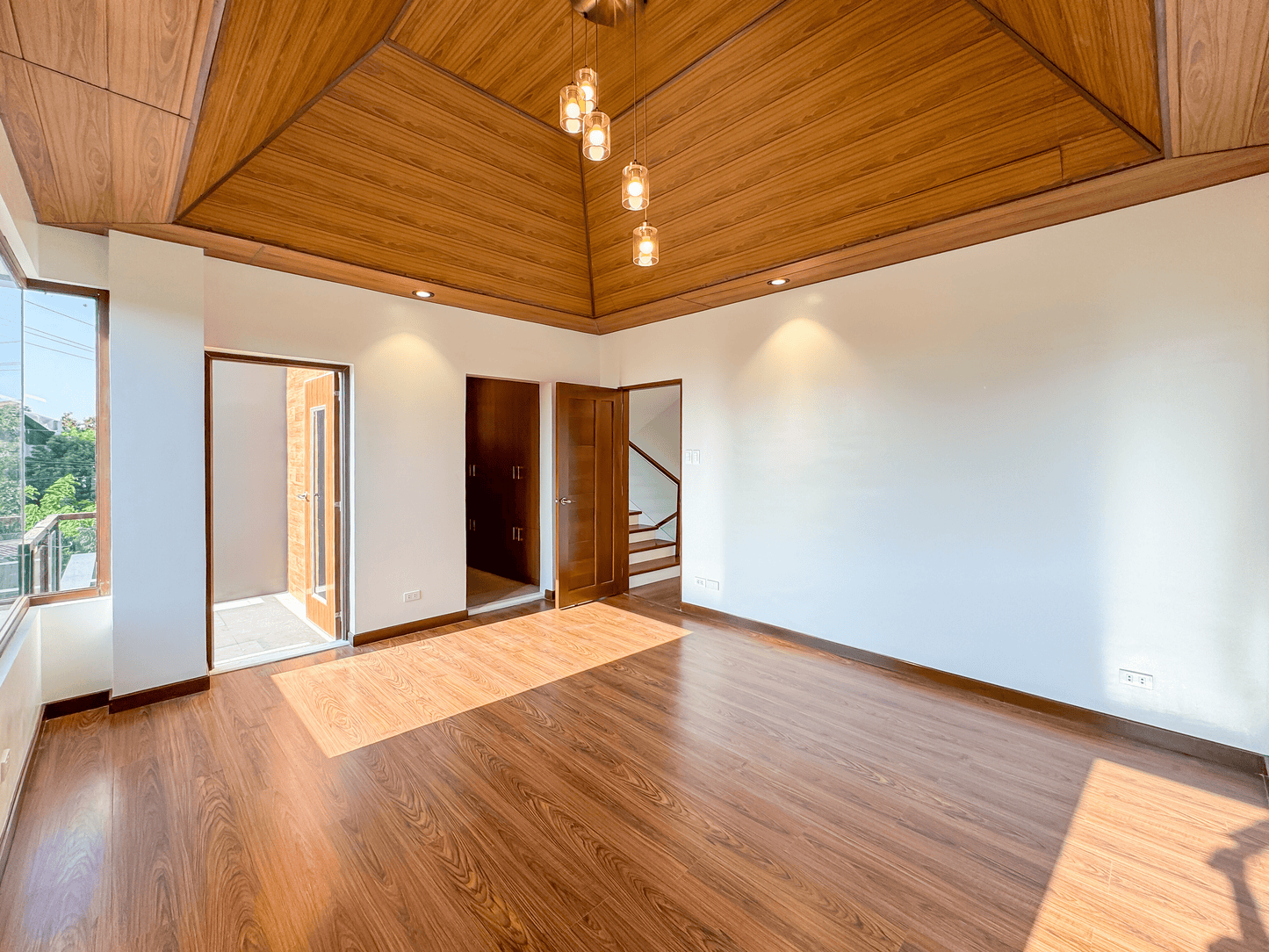 Modern House in Merville Park, Parañaque
