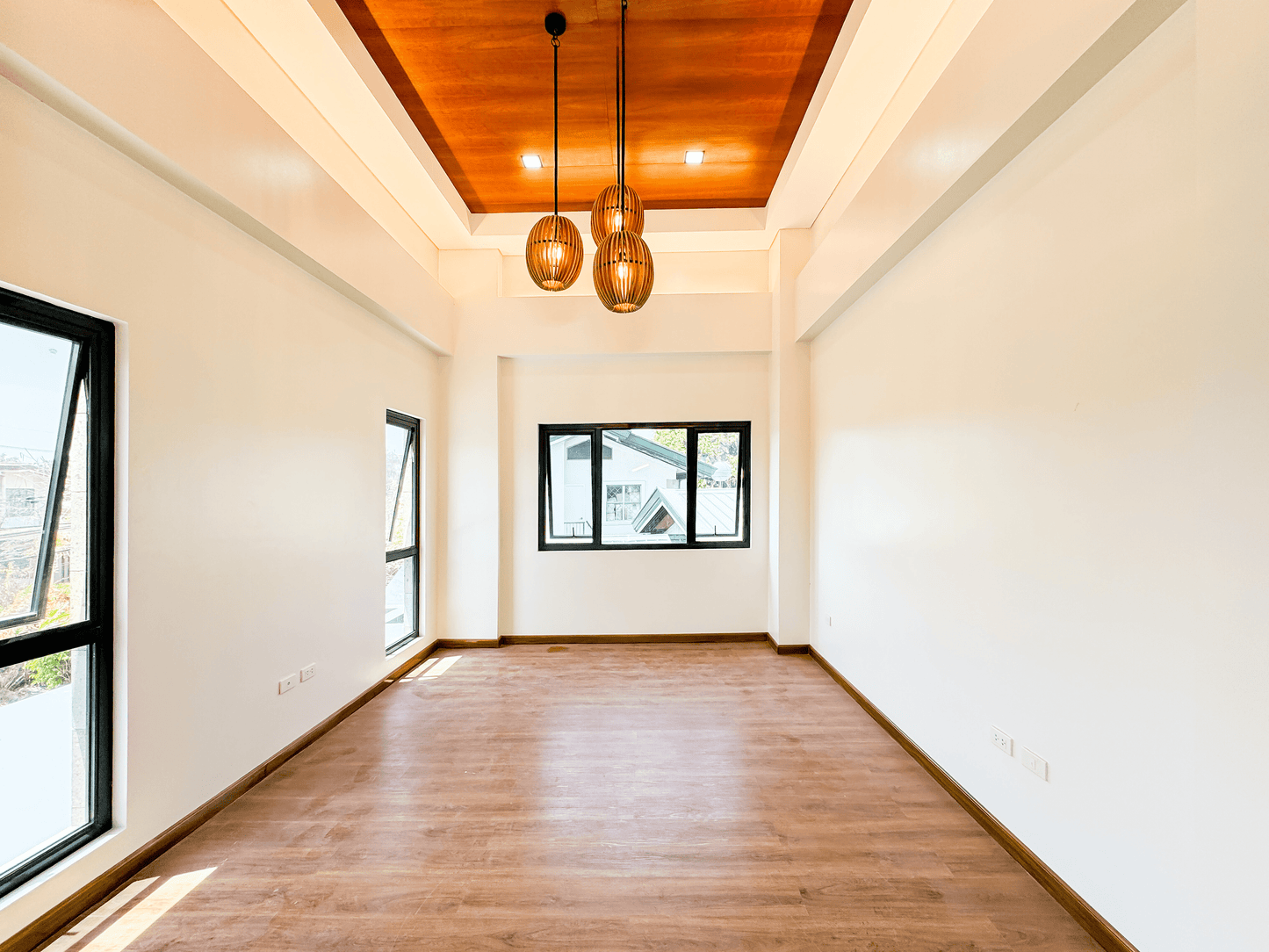 Modern house for sale in Merville Park, Parañaque City