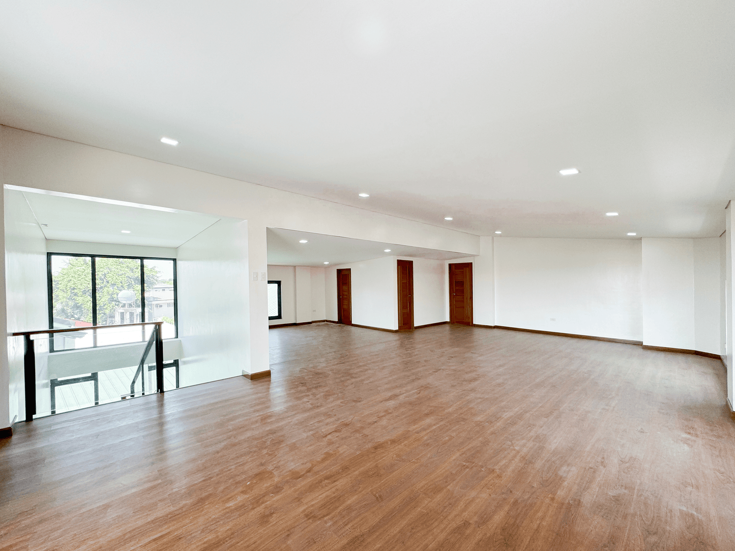 Modern house for sale in Merville Park, Parañaque City