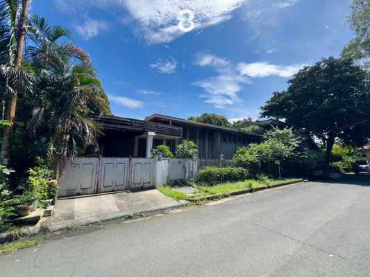 Old House in Merville Park, Parañaque