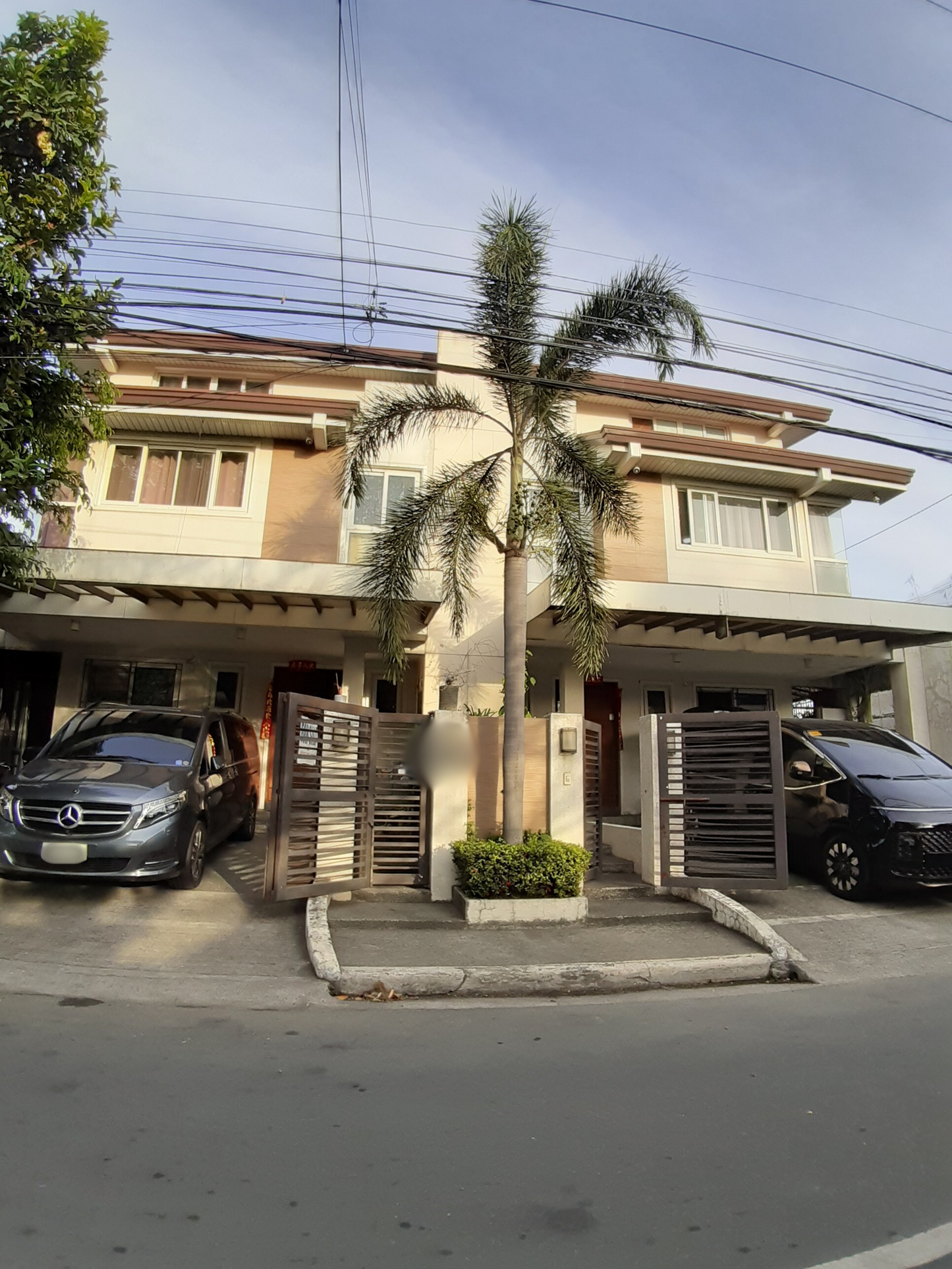 Duplexes for sale in Merville Park, Parañaque City