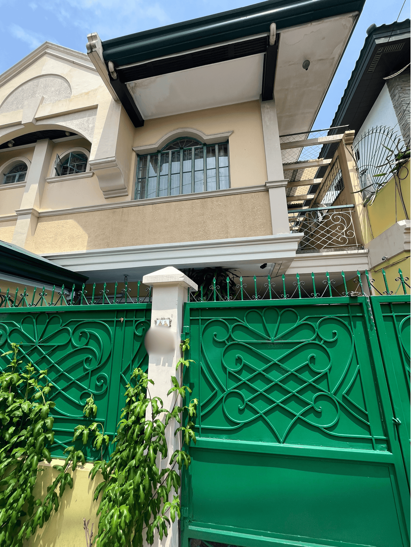 Duplex in Molave Park, (inside Merville Park, Parañaque)