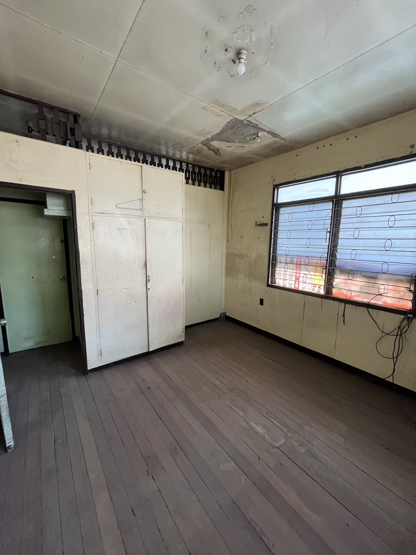 Old house in Merville Park, Parañaque