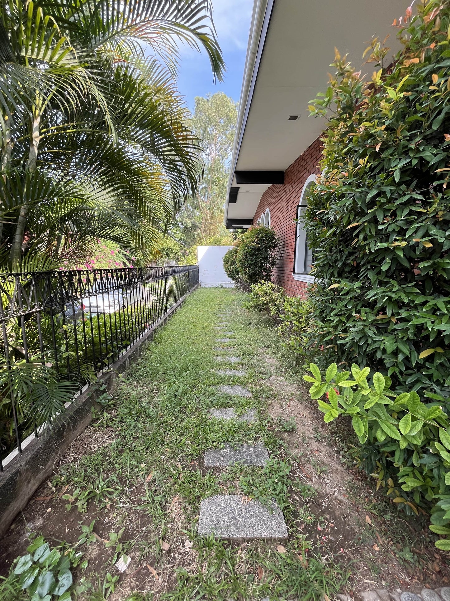 Bungalow for sale in Merville Park, Parañaque