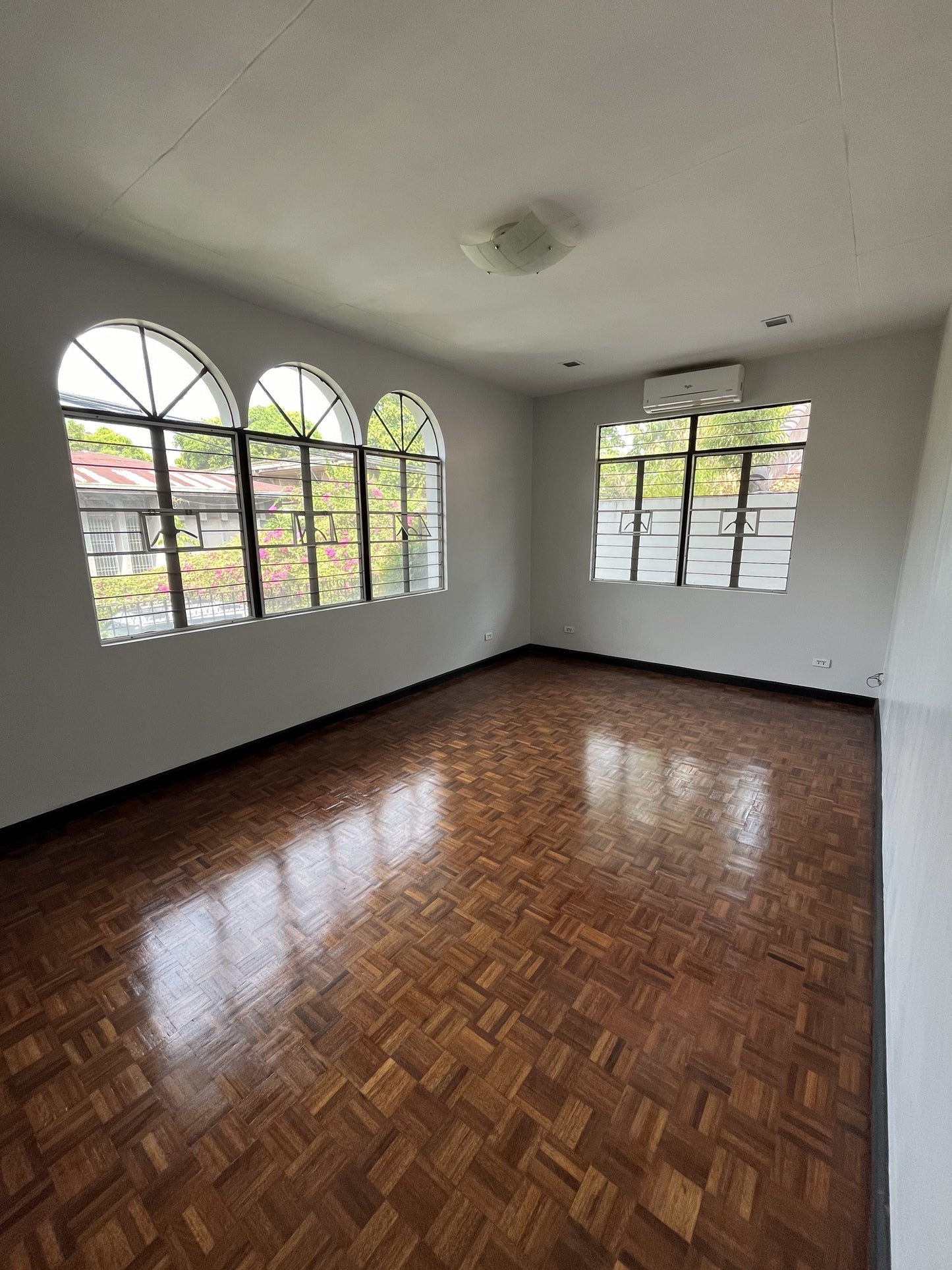 Bungalow for sale in Merville Park, Parañaque