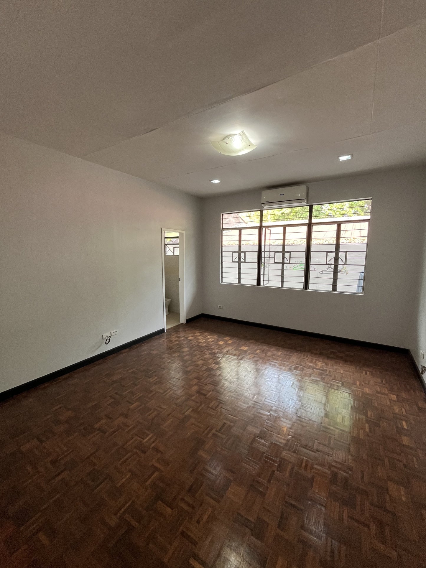 Bungalow for sale in Merville Park, Parañaque