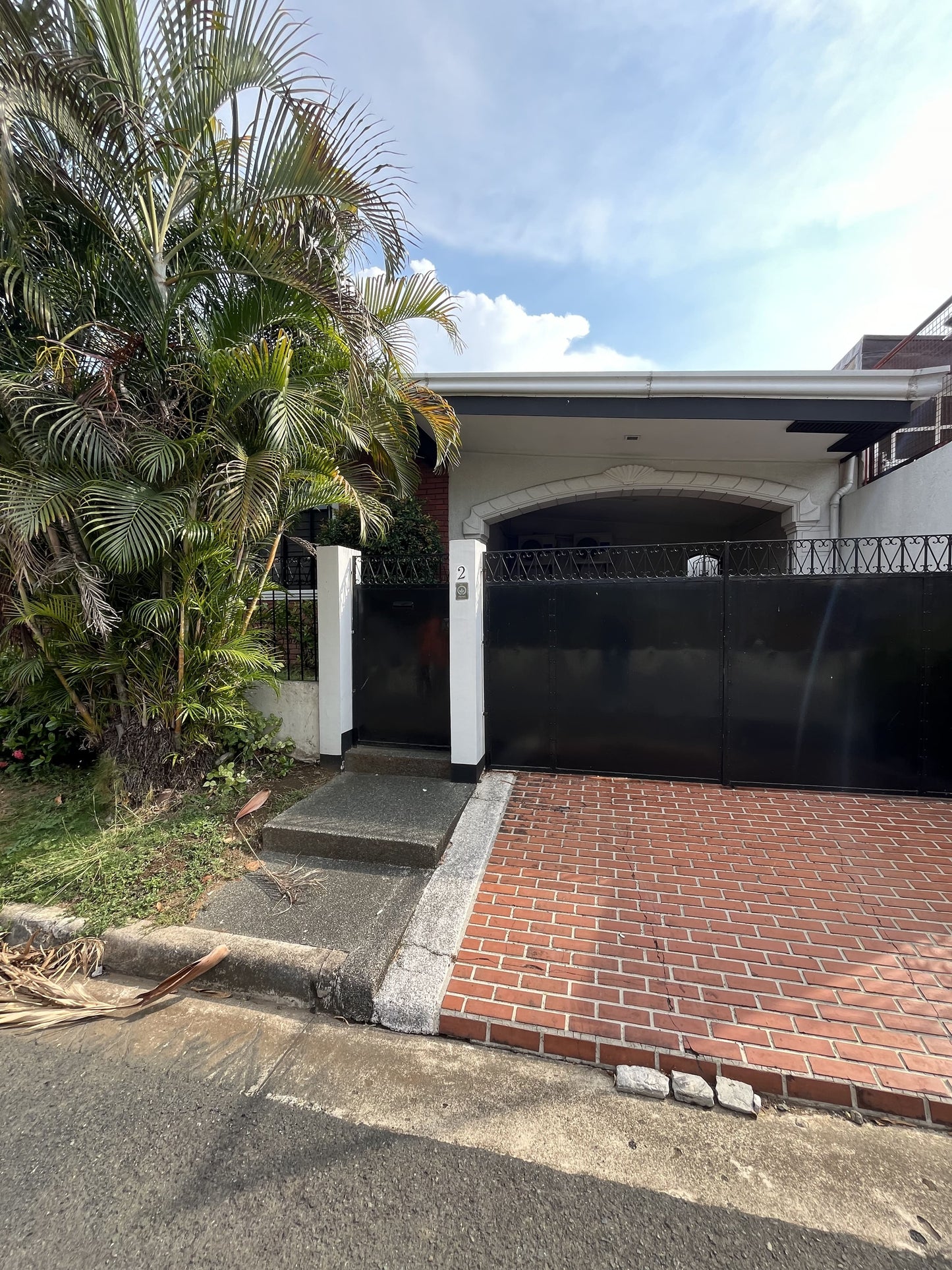 Bungalow for sale in Merville Park, Parañaque