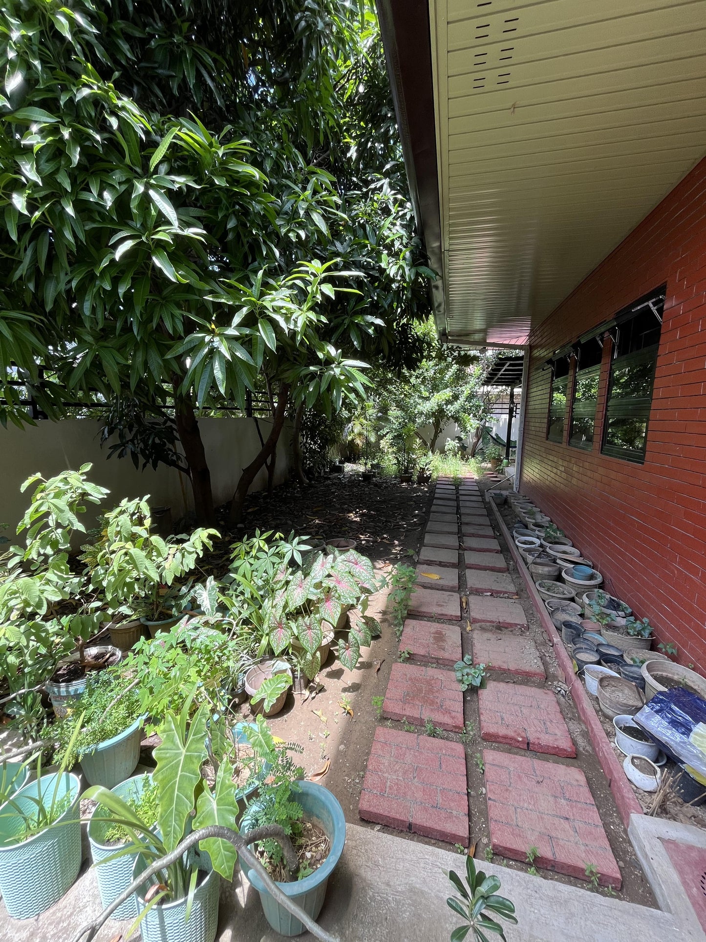 House in Merville Park Parañaque City