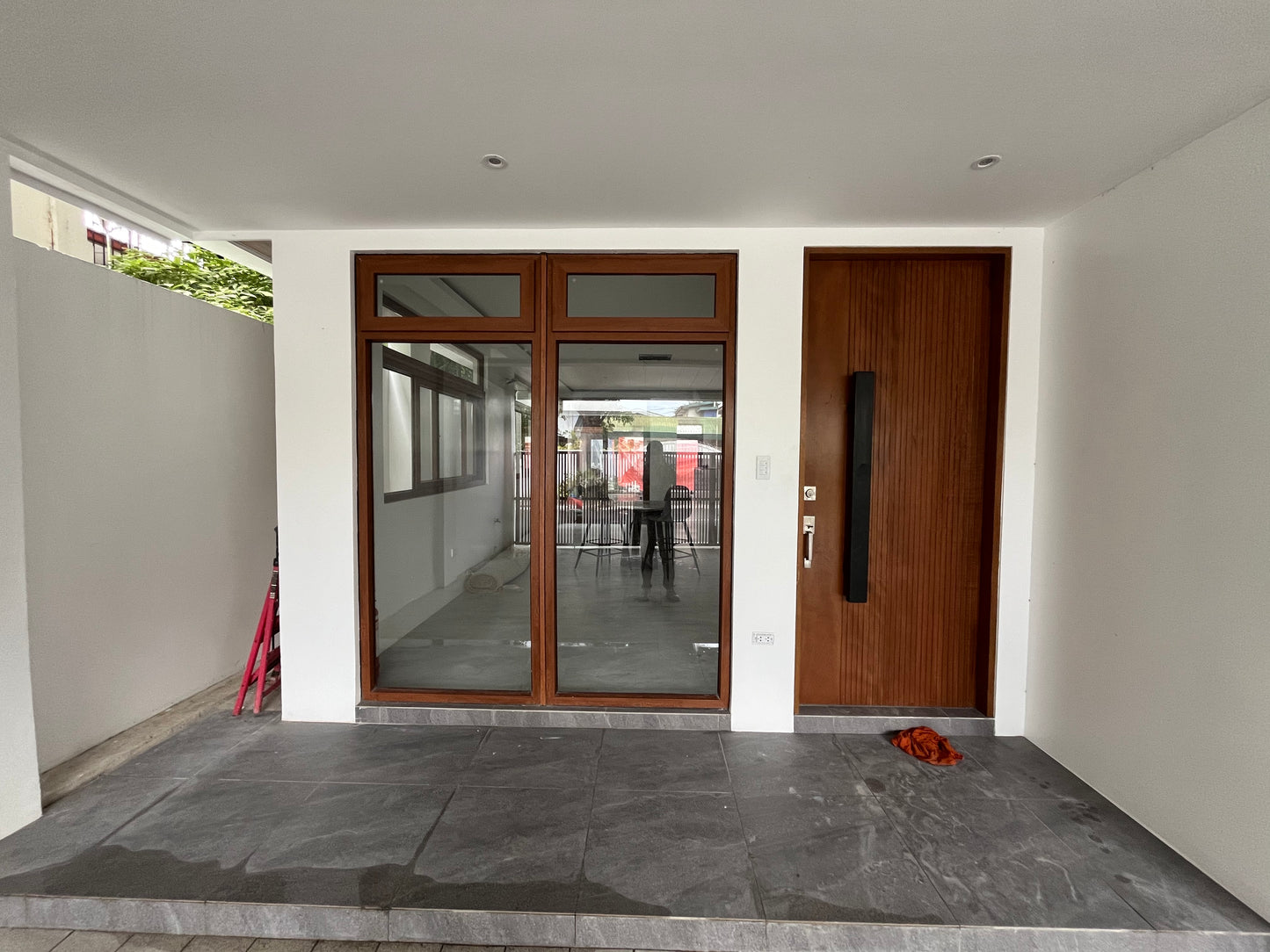 Modern House for sale in Merville Park, Parañaque