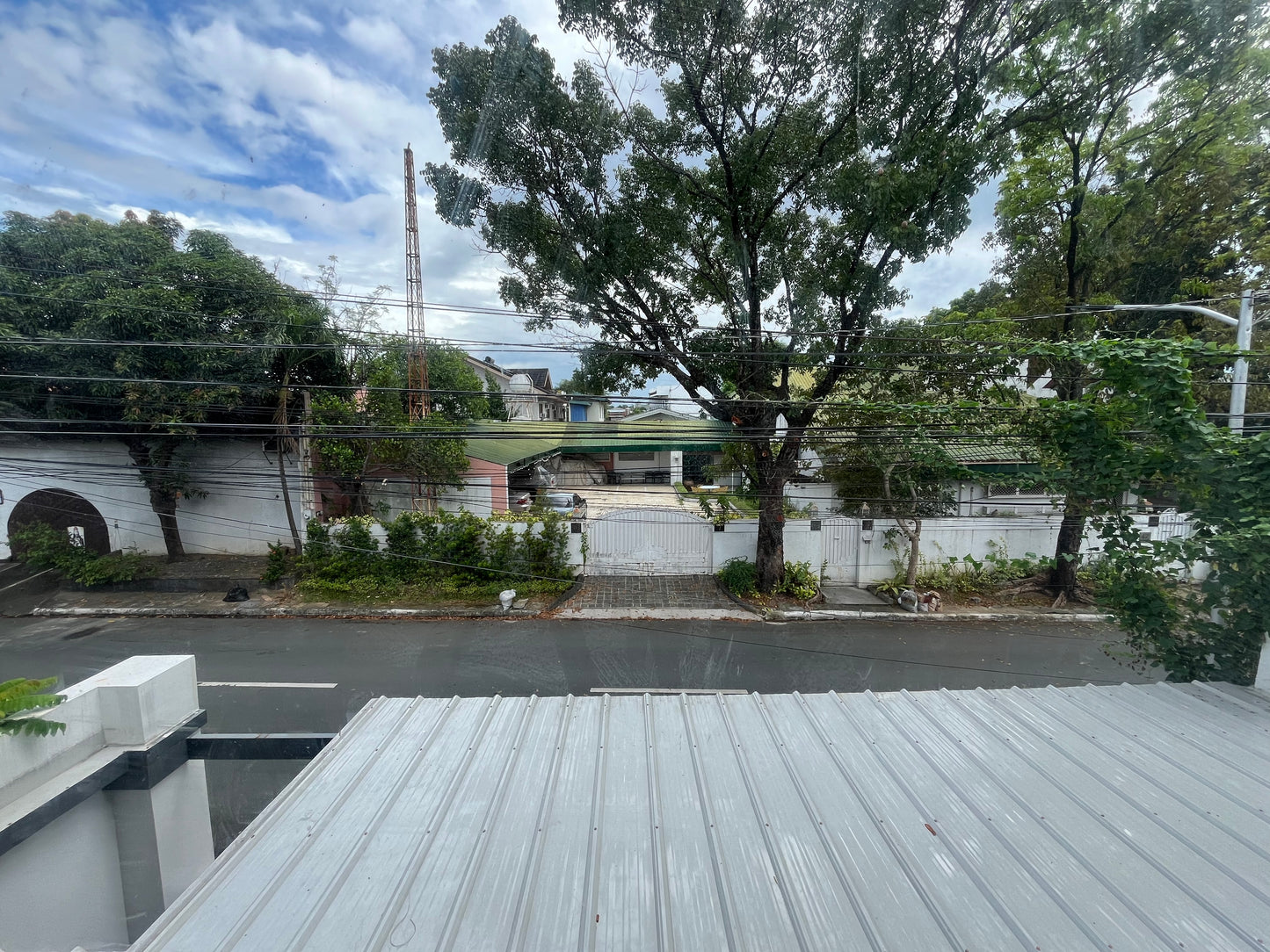 Modern House for sale in Merville Park, Parañaque