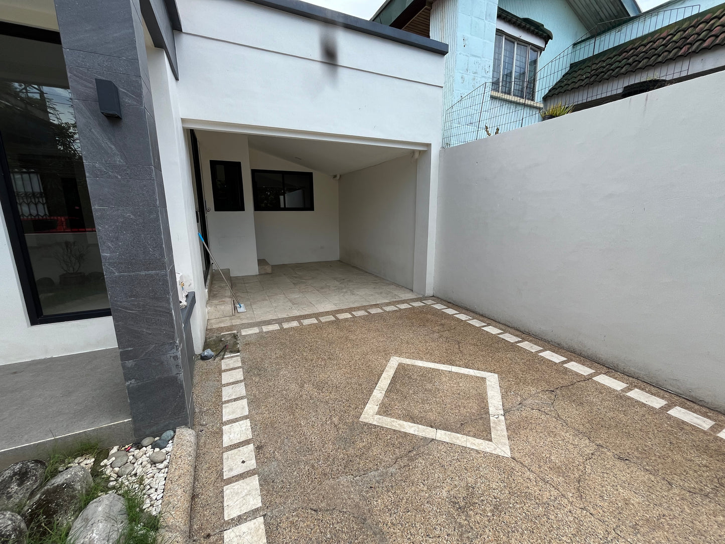Bungalow for sale in Merville Park, Parañaque