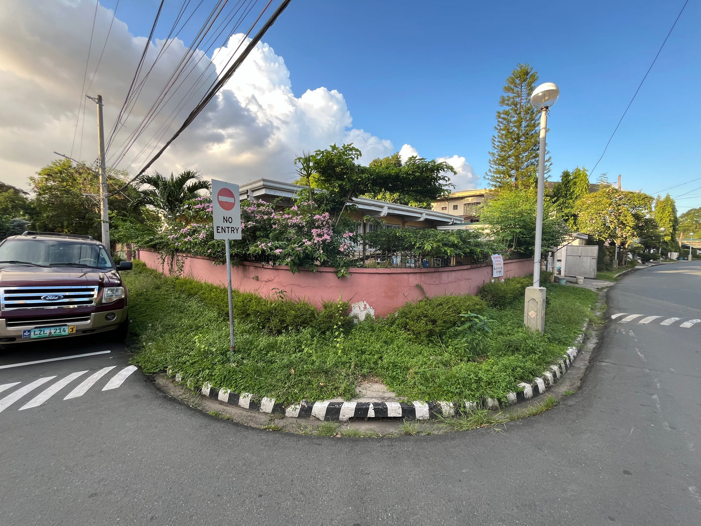 Bungalow for sale in Merville Park, Parañaque