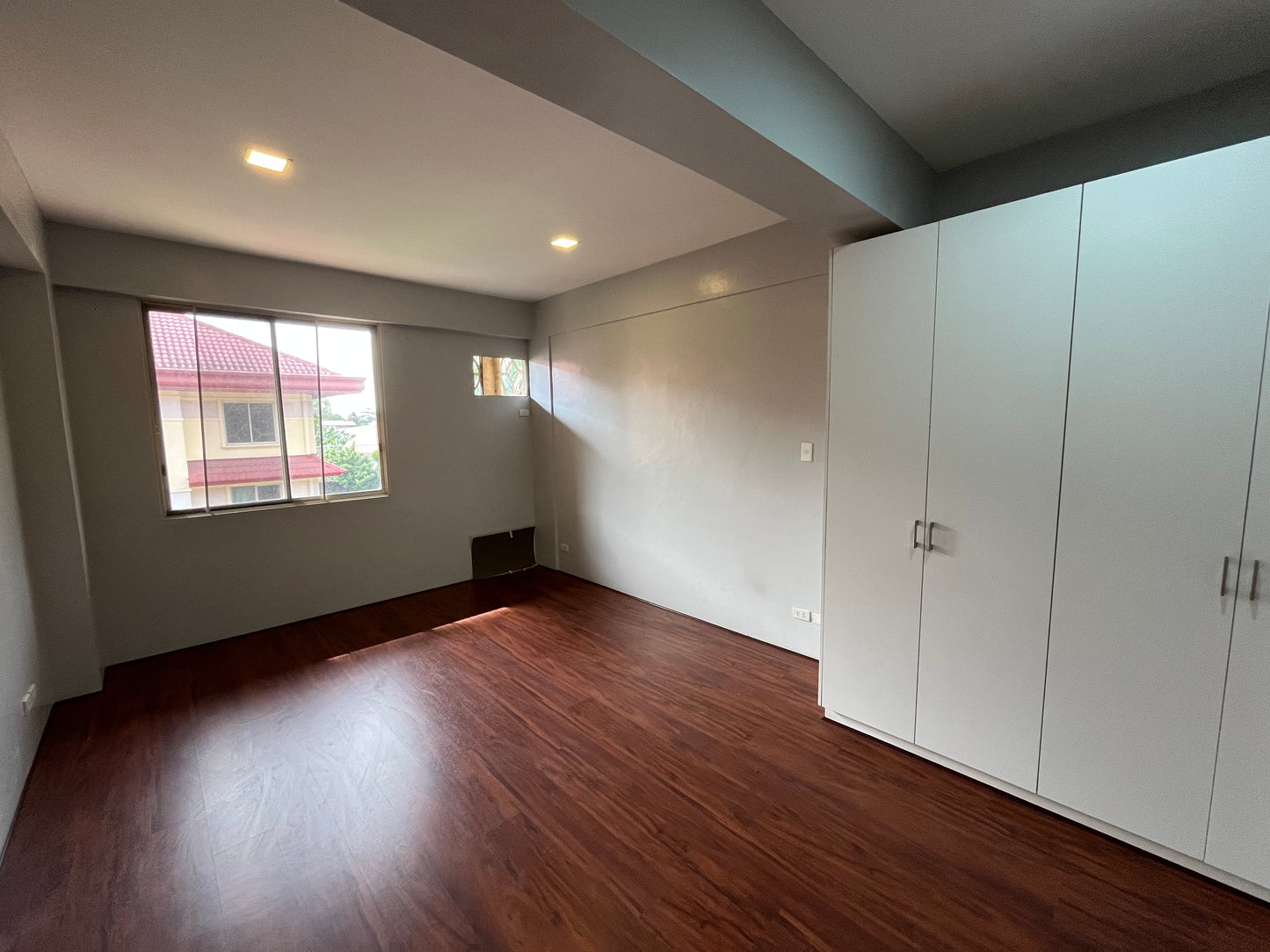 Condo for sale in Merville Park (Bella Villa One)