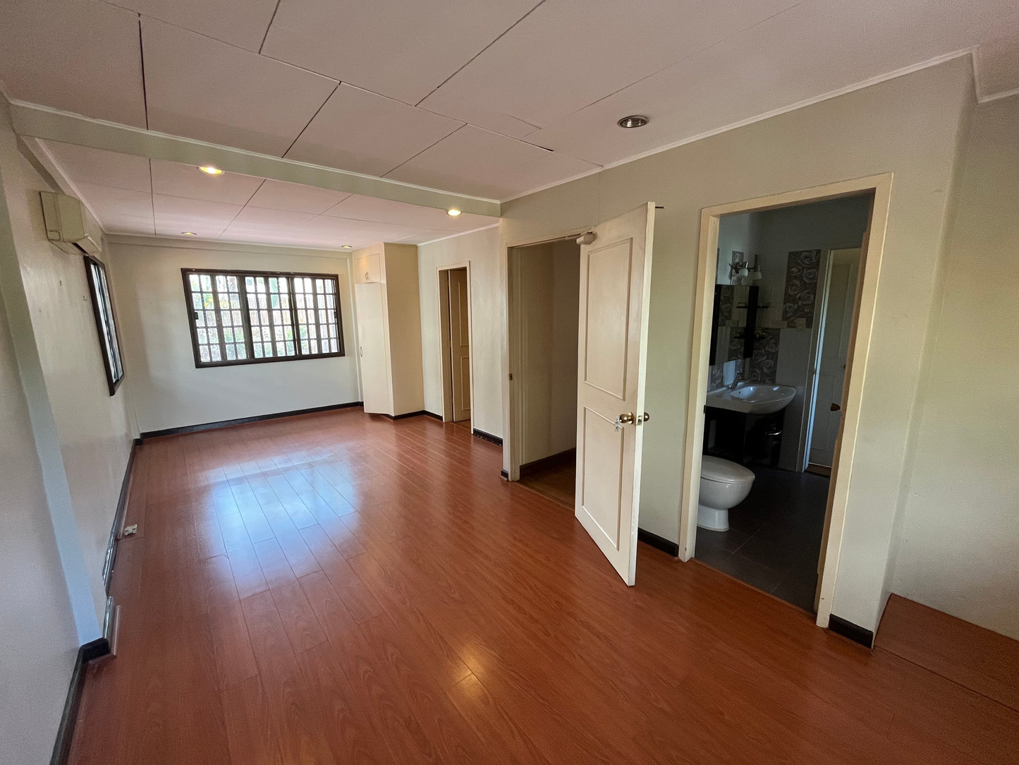 House in Merville Park (Executive Area), Parañaque