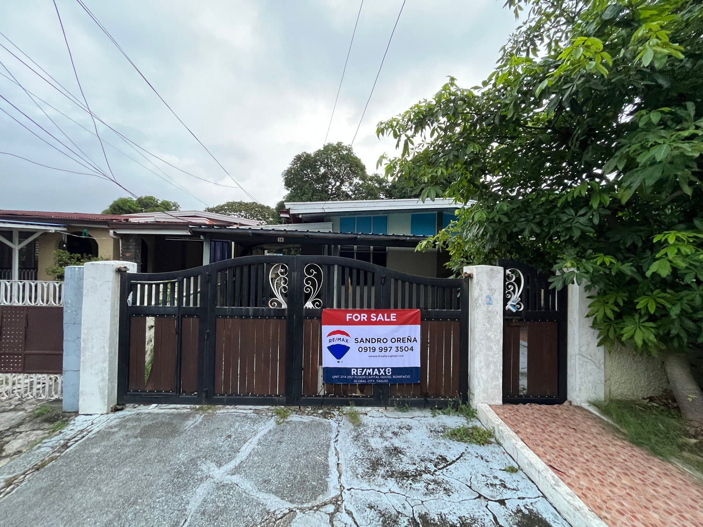 House in Merville Park, Parañaque