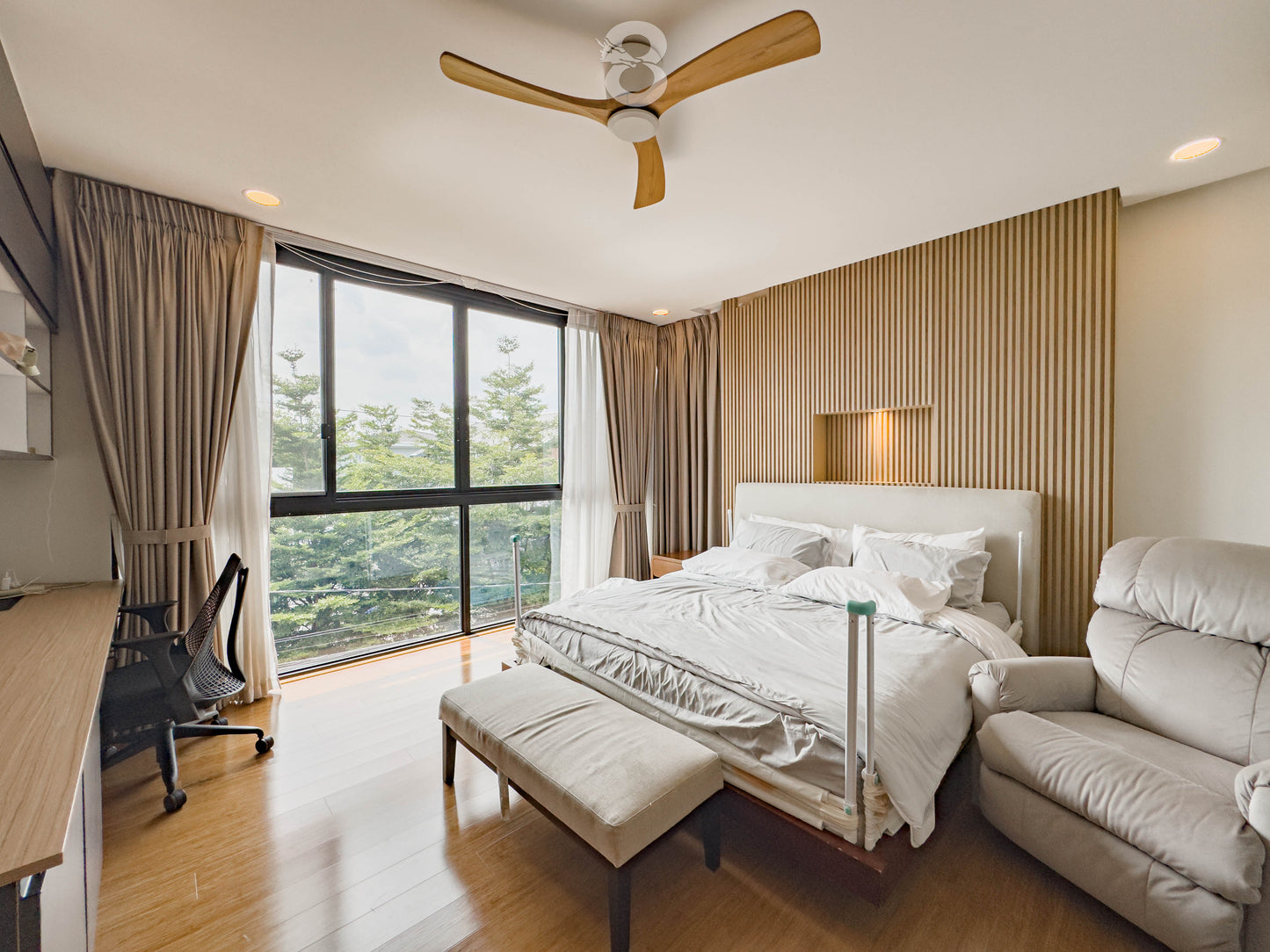 Modern Tropical House in Greenville (inside Merville Park, Parañaque)