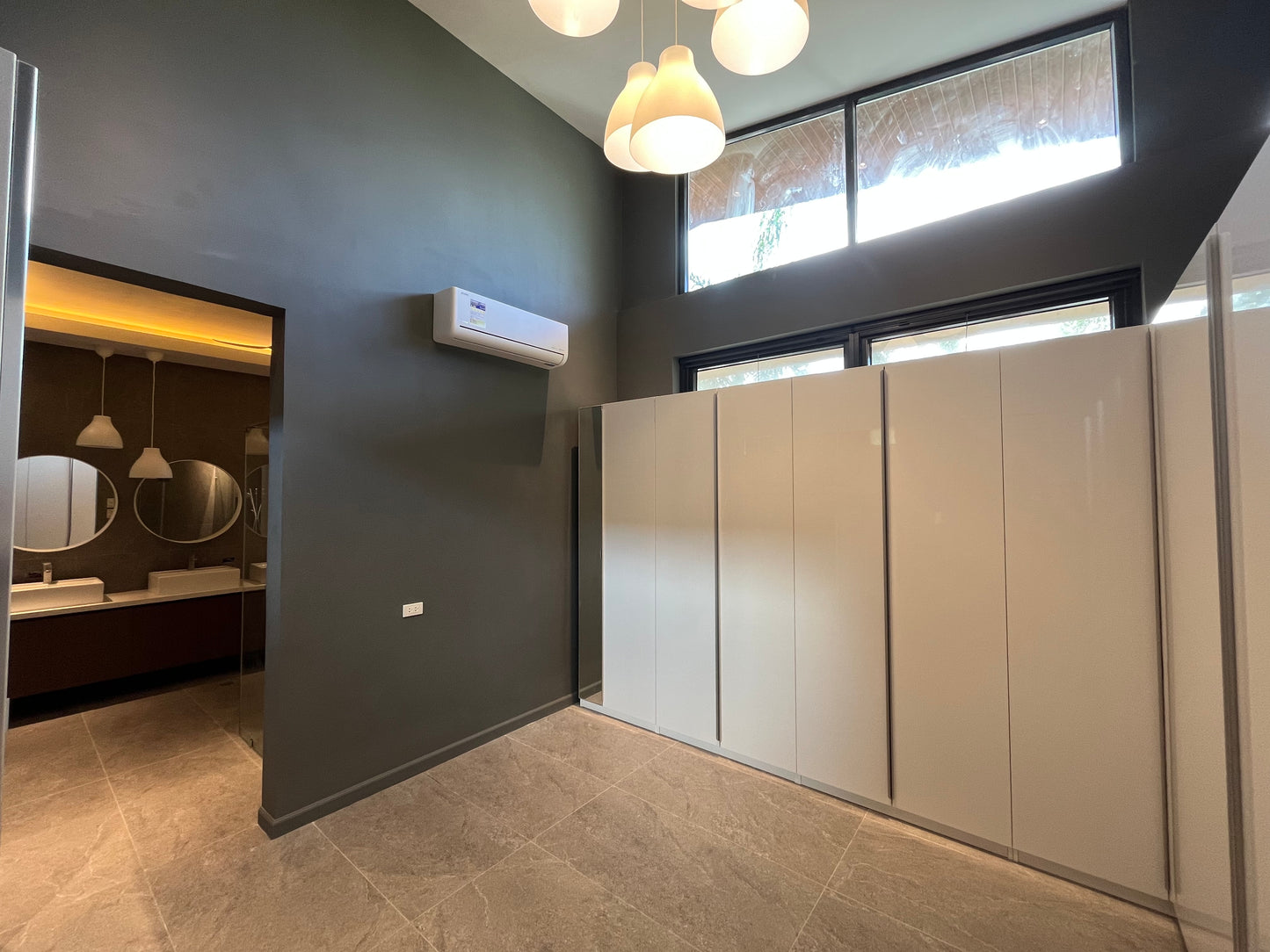 Modern house for sale in Merville Park, Parañaque City