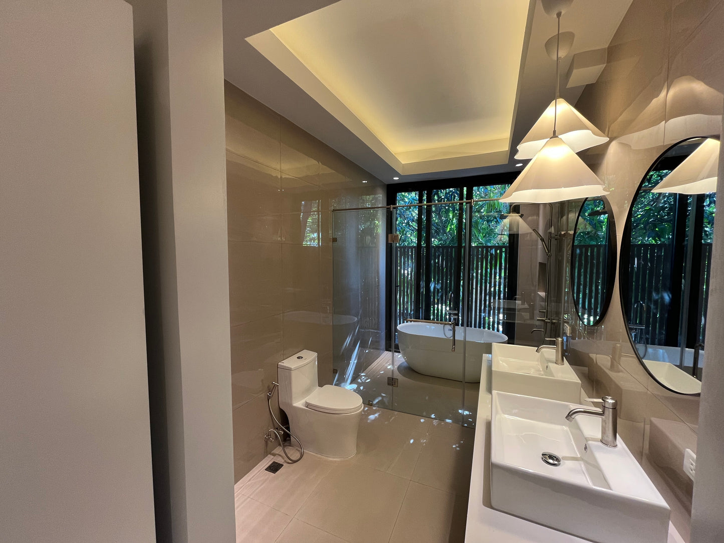 Modern house for sale in Merville Park, Parañaque City