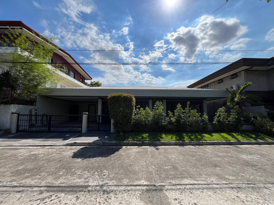 House in Merville Park (Executive Area), Parañaque