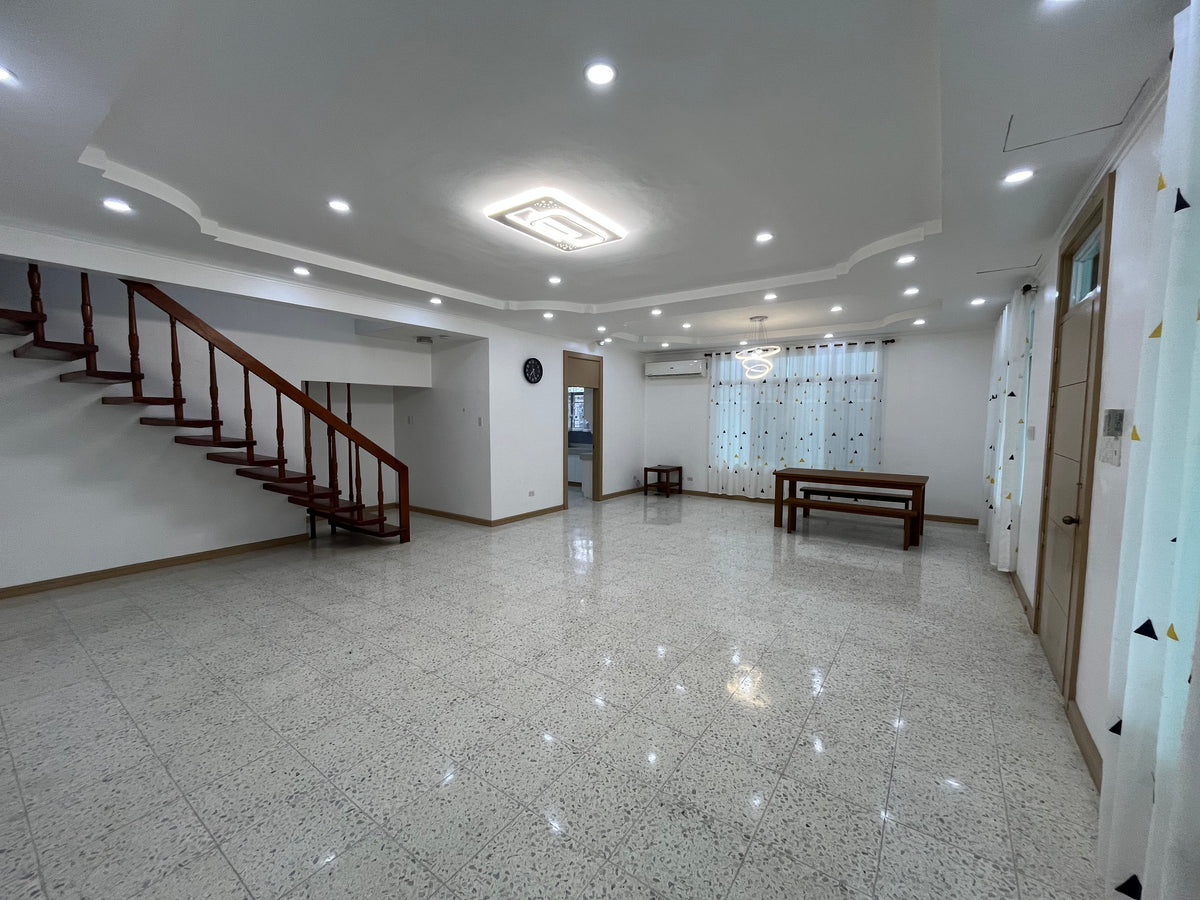 House in Merville Park (Executive Area), Parañaque