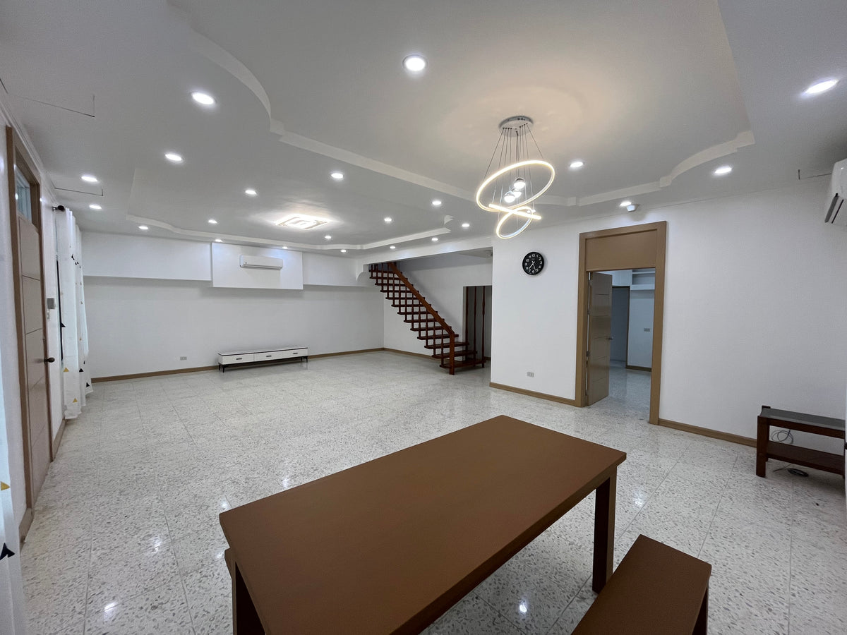 House in Merville Park (Executive Area), Parañaque