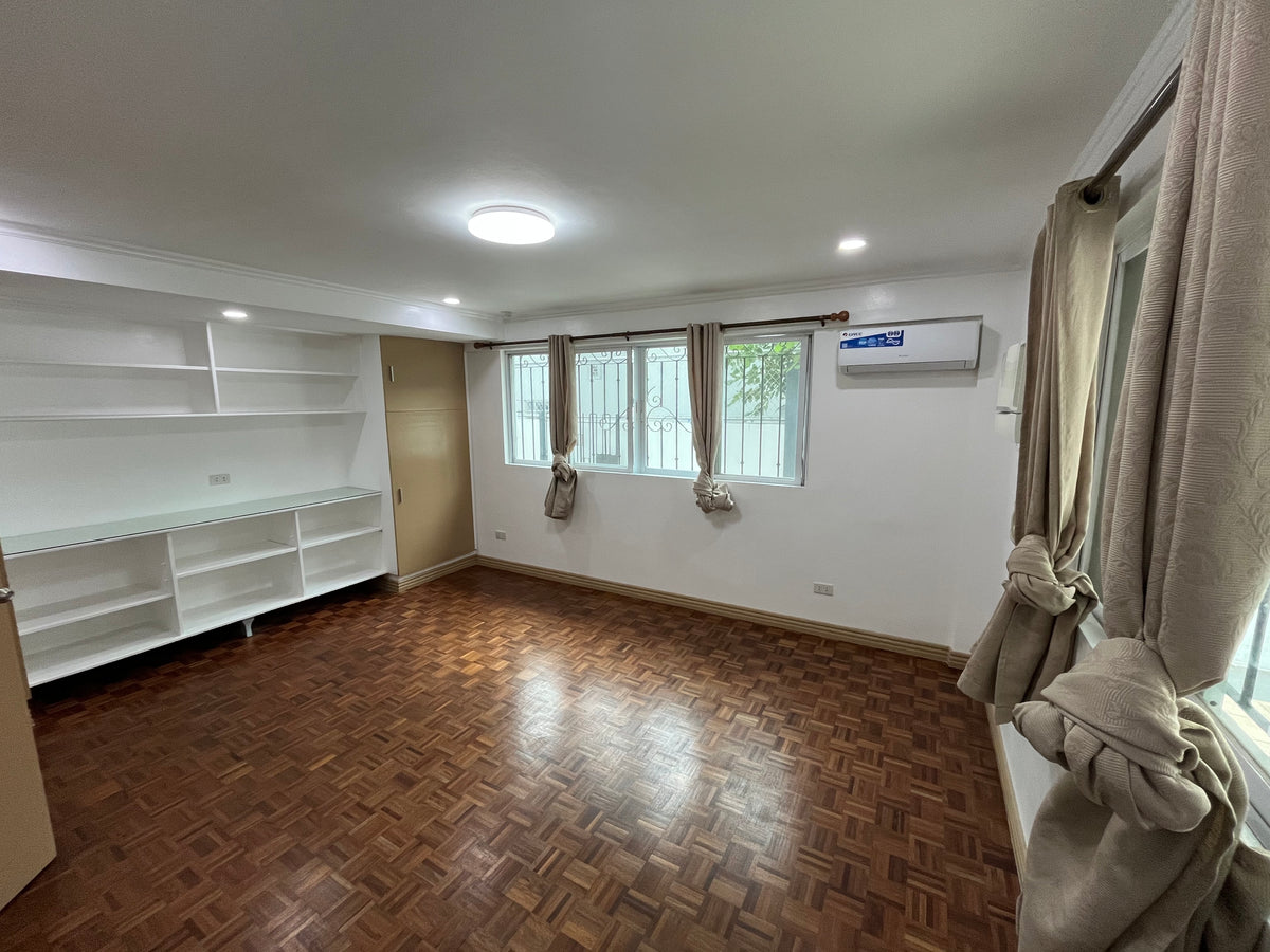 House in Merville Park (Executive Area), Parañaque