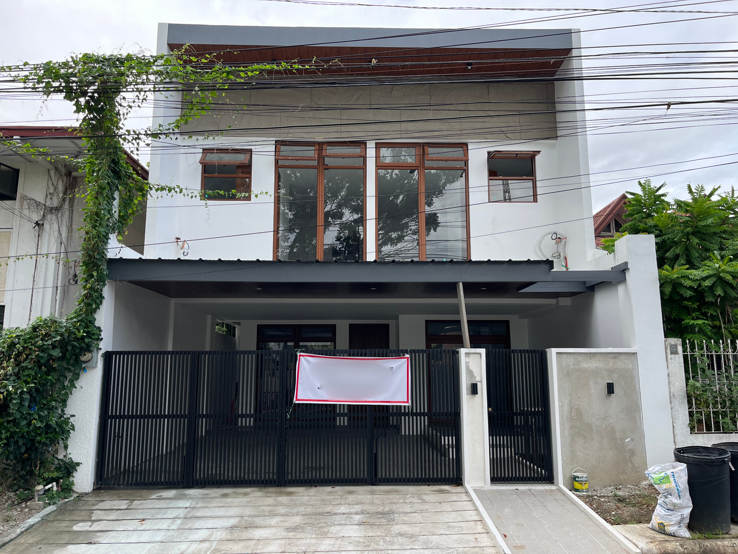 Modern House for sale in Merville Park, Parañaque