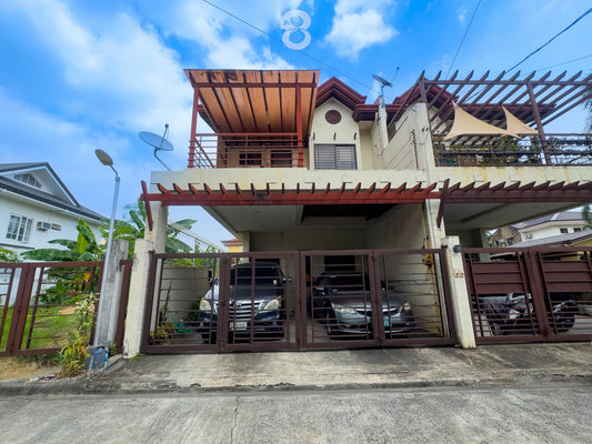 Duplex for sale in Miraleste (inside Merville Park, Parañaque)